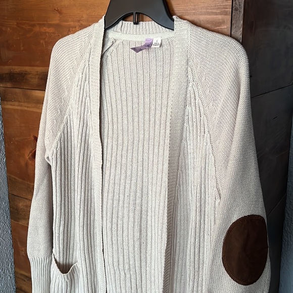 Cute long tan sweater with elbow patches - Picture 2 of 3
